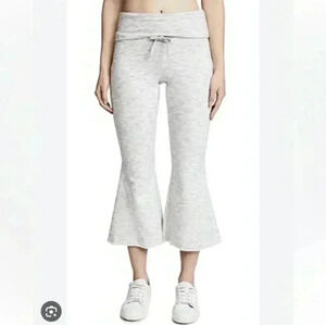 FREE PEOPLE MOVMENT jogger size XS very stretch Nice White and Gray color Flare